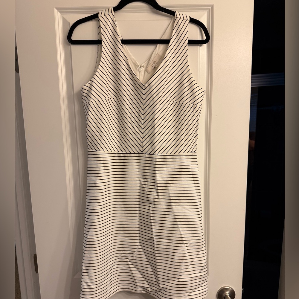 NWT LOFT Dress, V Neck Sleeveless, Black & White Stripes. Size 10